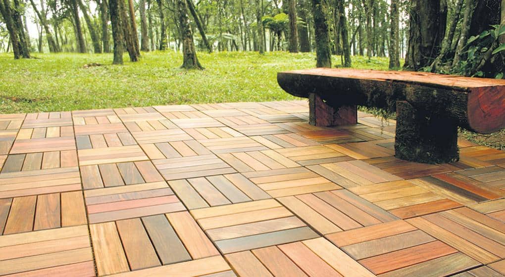 Deck Staining in Overland Park